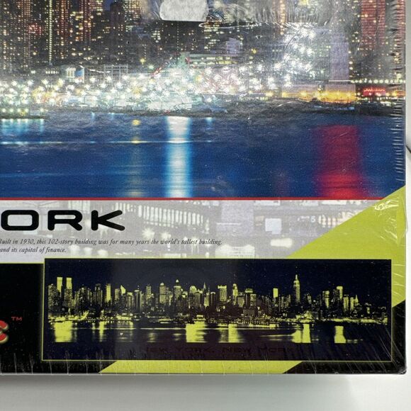 New York City NY 750 Piece Panoramic Jigsaw Puzzle Glow in the Dark TWIN TOWERS - Picture 2 of 8